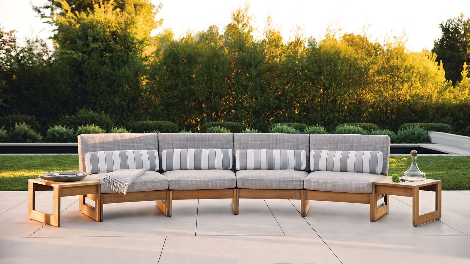 Tiptop Summit's superyacht outdoor furniture